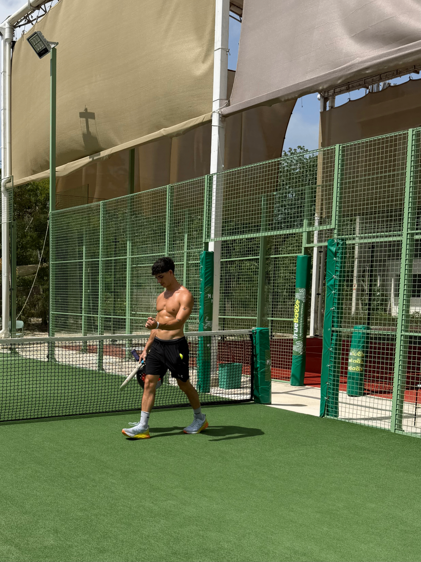 Partido de padel en Tulum